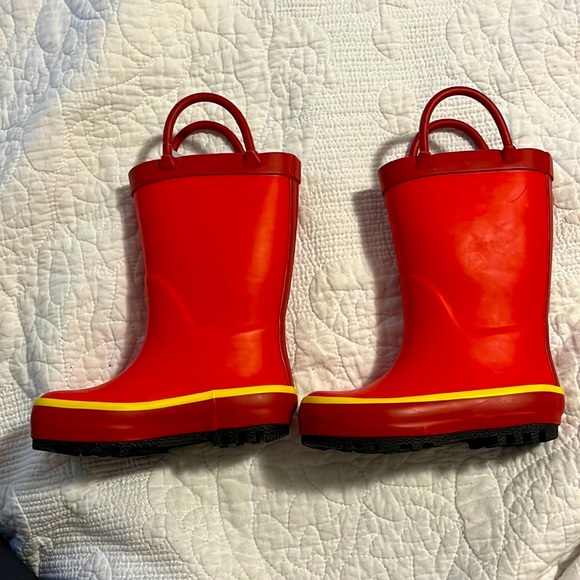 Cat & Jack Rainboots - Picture 1 of 5